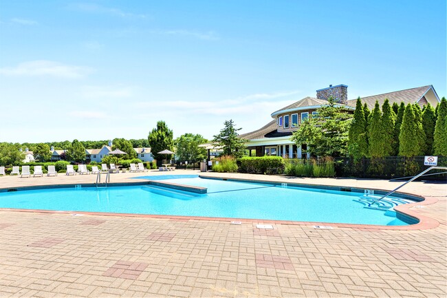 Foto del edificio - Walden Pond at East Moriches 55+ Community