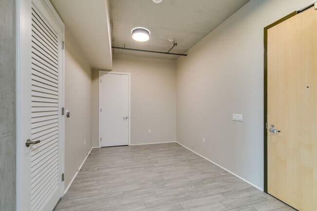 Foto del edificio - Modern High-Rise Living at Juhl with City Views