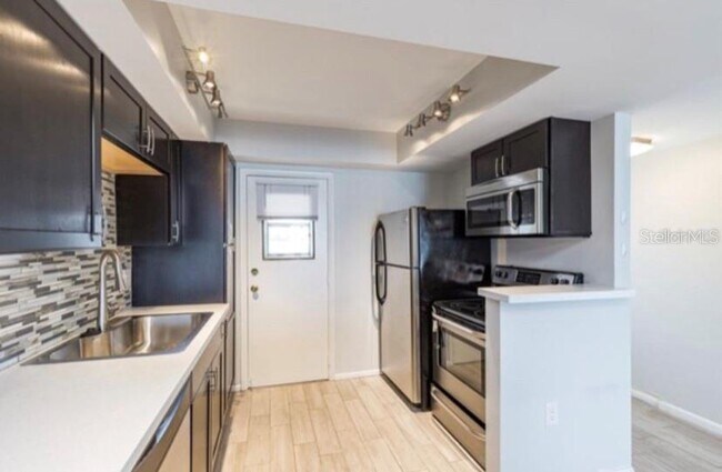 Foto del edificio - 280 126th Ave