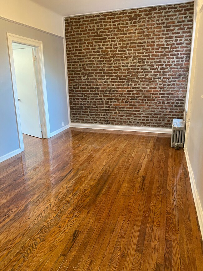 Building Photo - 2328 Newkirk Ave