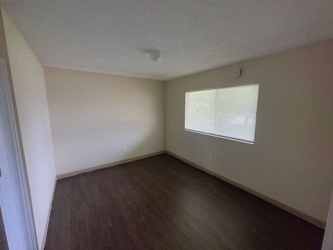 Building Photo - 3007 C.R. Smith St