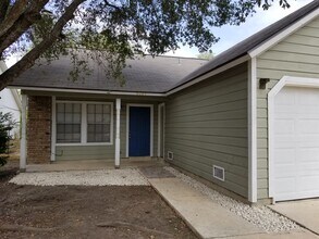 Building Photo - 9209-9209 Shadow Crest Dr