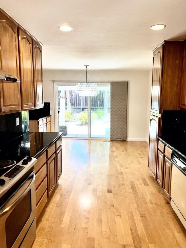 Foto del edificio - 7412 Wildflower Way