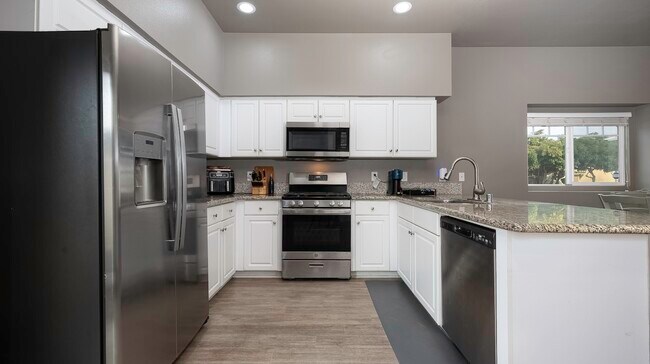 Foto del edificio - 1325 Holly Ave