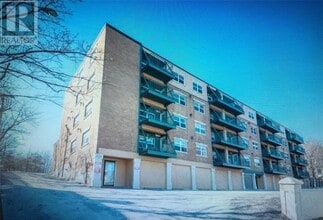 Building Photo - 153 Patrick St