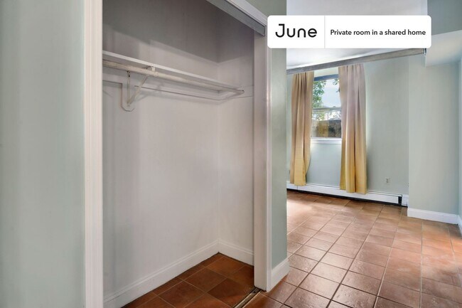 Foto del edificio - Room in Shared 5 bed/3 bath home