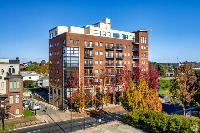 Foto del edificio - 715 N Church St