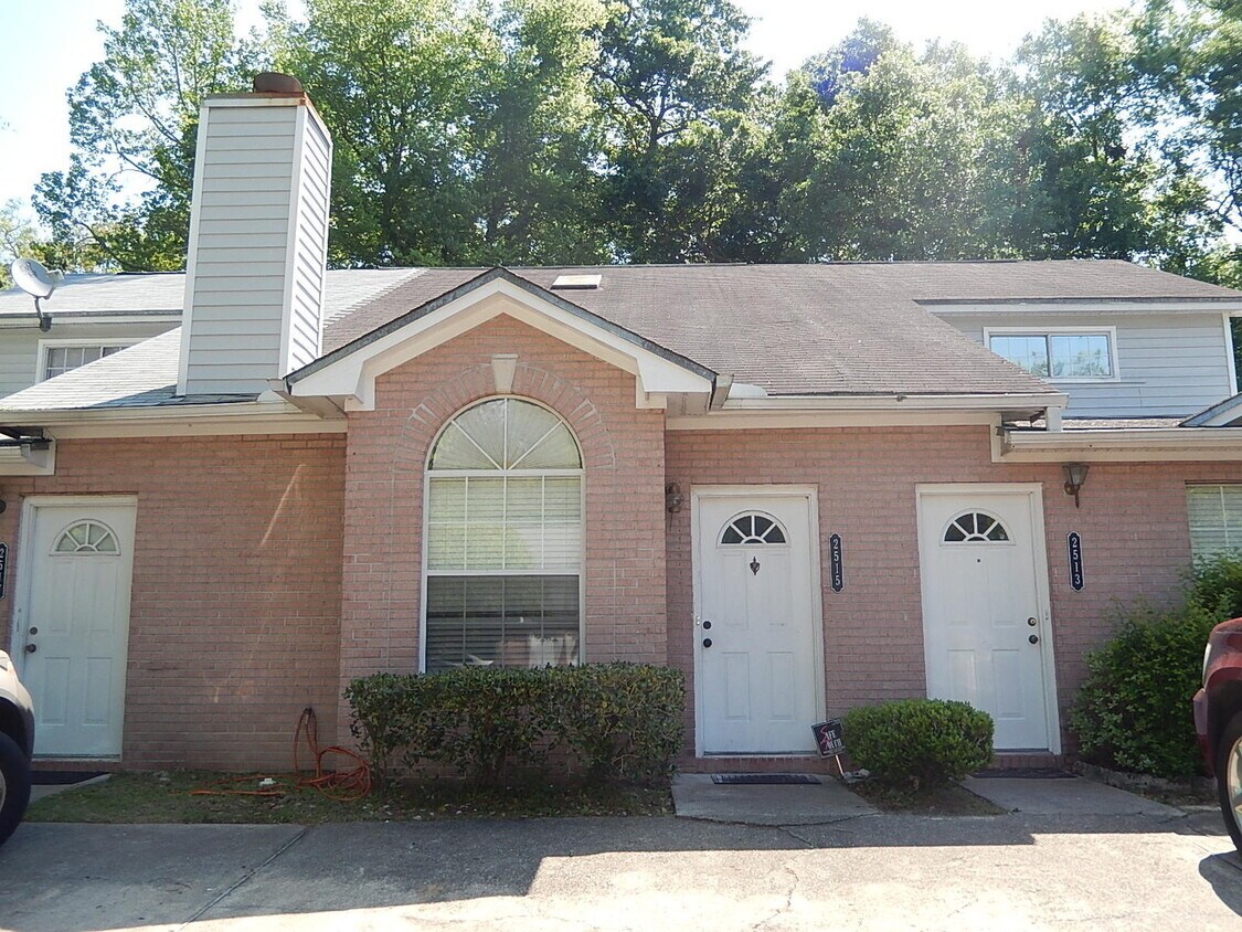 Primary Photo - AWESOME 2/2 w/ Loft/Office, Fenced Yard, V...