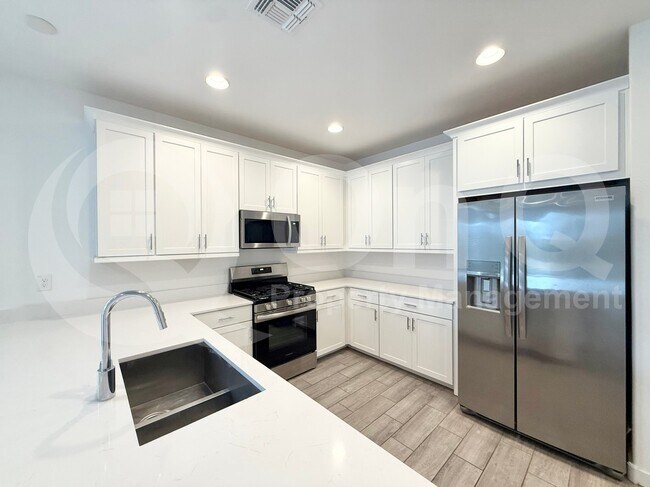 Foto del edificio - 2770 E Grassland Wy