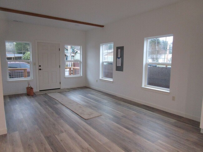 Foto del edificio - 524 E Hazel Ave