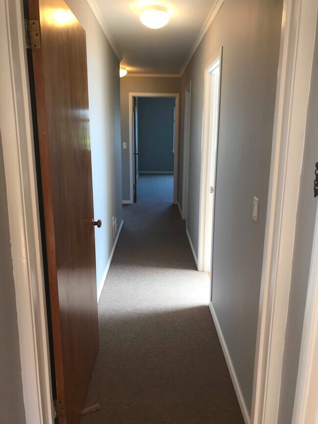 Building Photo - 2127 Lawton St