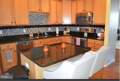 Building Photo - 511 Hamilton Ct