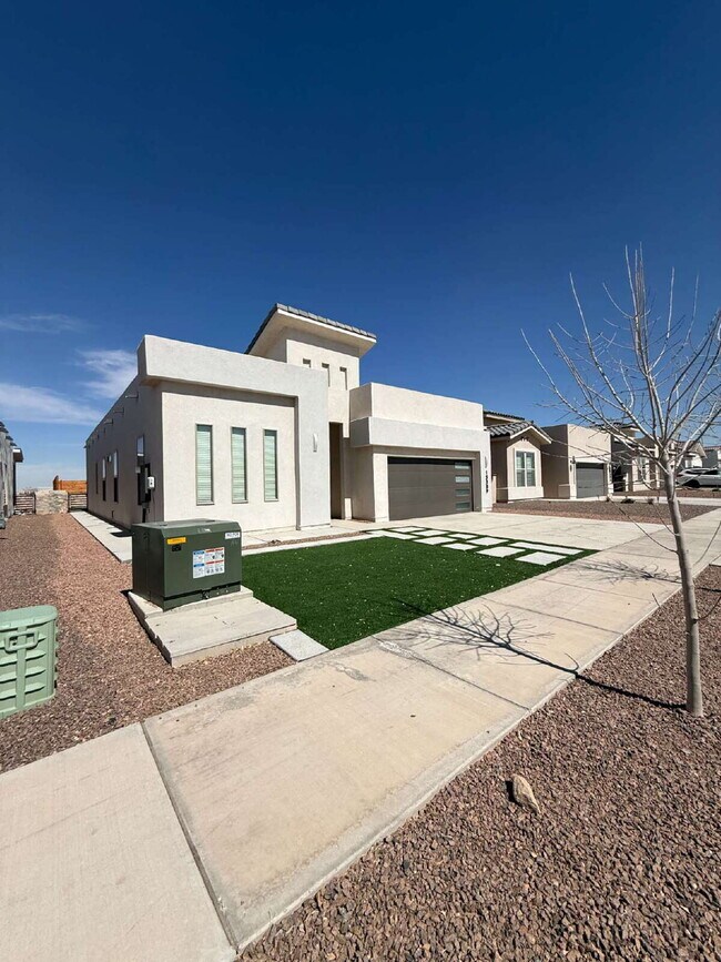 Foto del edificio - 13389 Carterton Ave