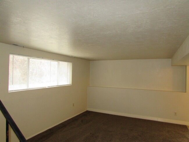 Building Photo - 514 Colorado St W