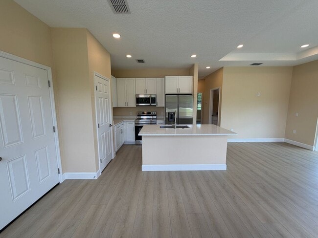 Building Photo - 4661 Hickory Tree Rd