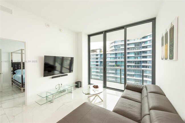 Foto del edificio - 1300 S Miami Ave