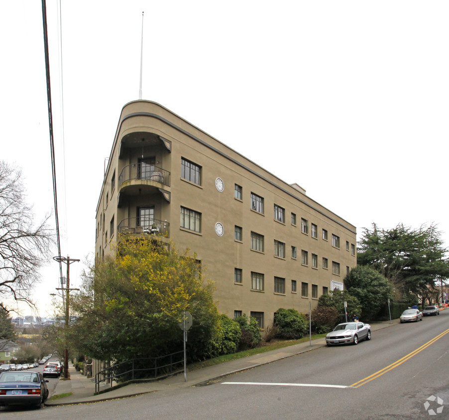 Primary Photo - Benson Alexander Apartments