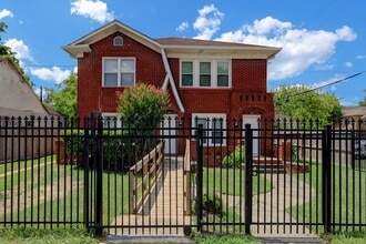 Building Photo - 3004 Isabella St