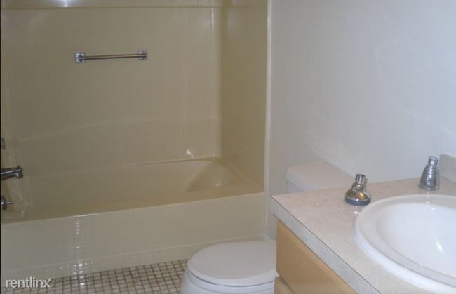 Building Photo - 2 br, 2 bath Condo - 10 Kay Lane B Unit B