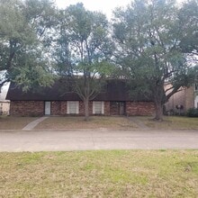 Building Photo - 3106 Oakmont Dr