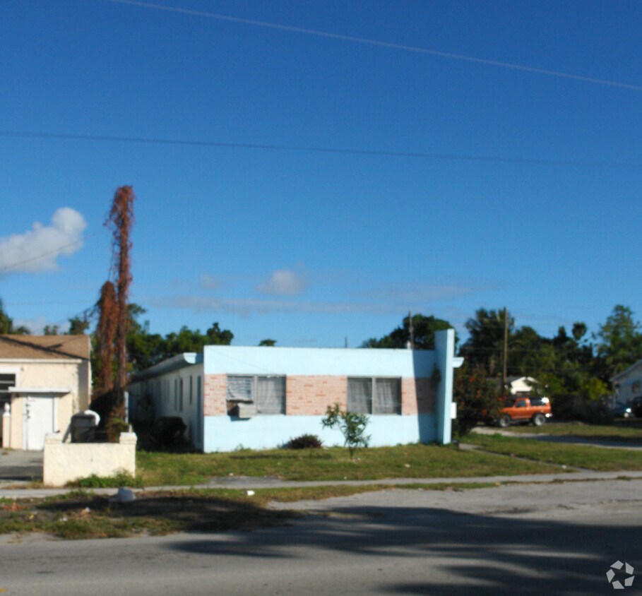 Building Photo - 2337 Fillmore St