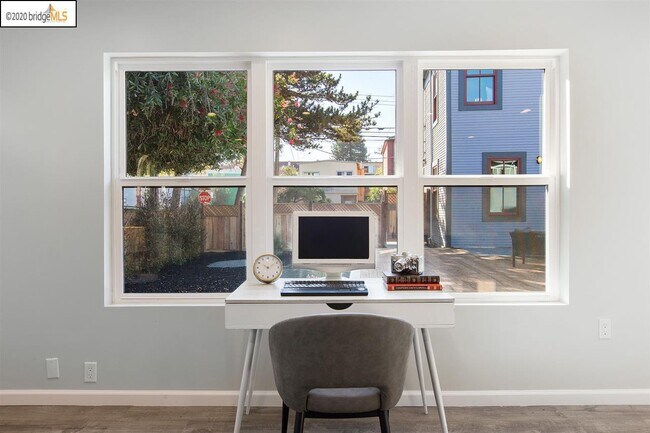 South facing view into garden - 3140 Harper St