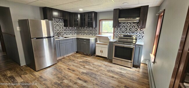 Foto del edificio - 608 N Valley Ave