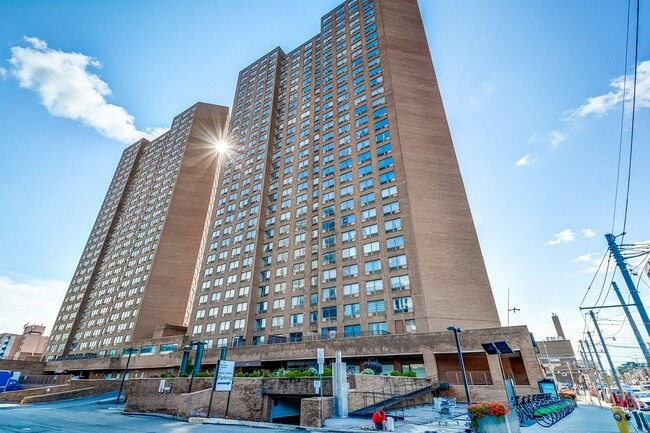 Building Photo - The Crossways