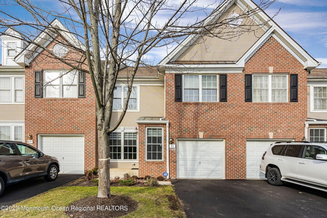31 Ironwood Ct, Middletown Township, NJ 07748 Condo for Rent in