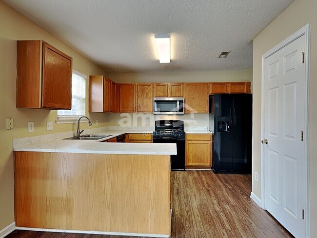 Foto del edificio - 10741 Glenluce Ave