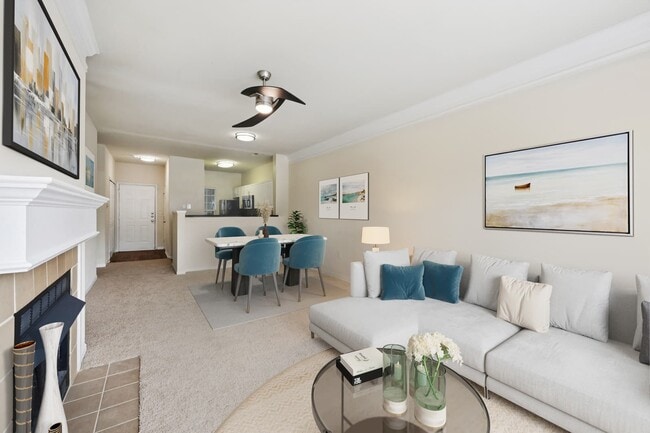 Building Photo - Estates at New Albany