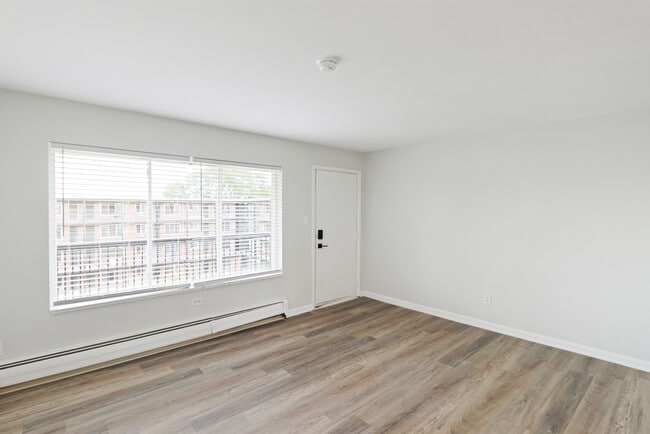Building Photo - The Park on 13 Apartments - Royal Oak, MI