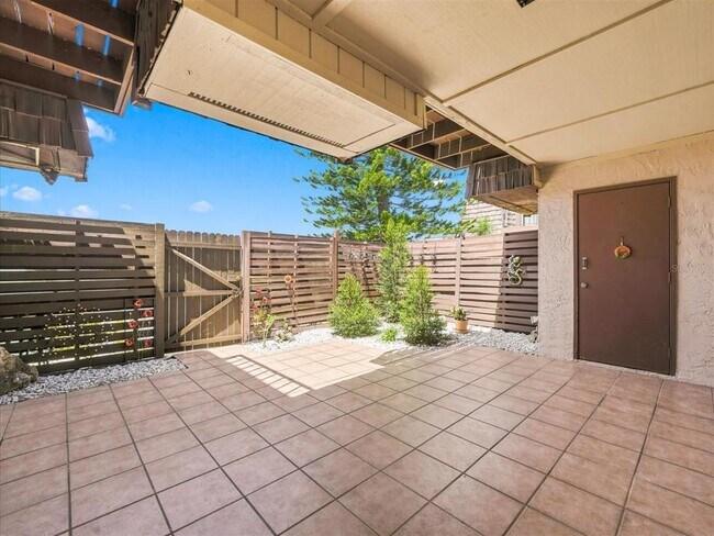 Foto del edificio - 15314 E Pond Woods Dr