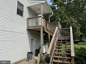 Building Photo - 221 Llewelyn Ln