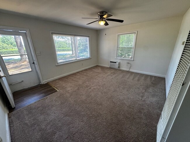 Foto del edificio - Perfectly sized 2 bedroom 1 bath