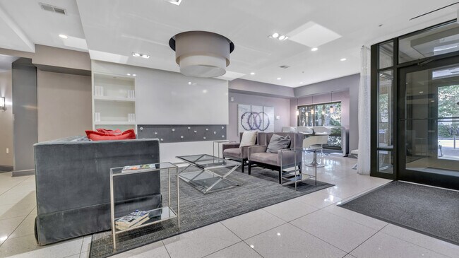 Foto del edificio - 8005 13th St