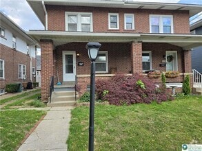 Building Photo - 937 S Poplar St