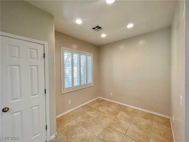 Building Photo - 7421 Ravines Ave