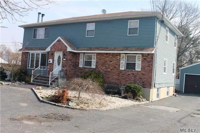 Primary Photo - 936 Glen Cove Ave
