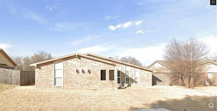 Building Photo - 4913 Freeport Dr