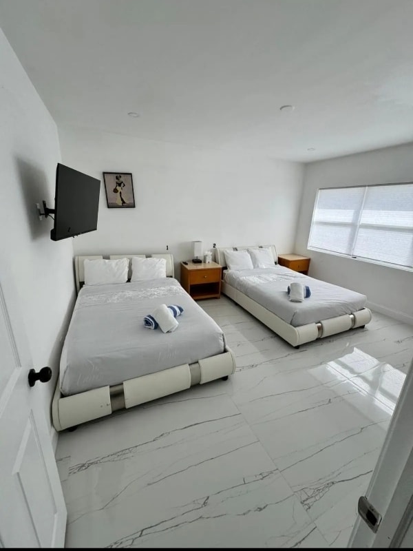 Foto del edificio - 1260sw SW 32nd St