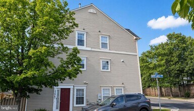 Building Photo - 22963 Whitehall Terrace