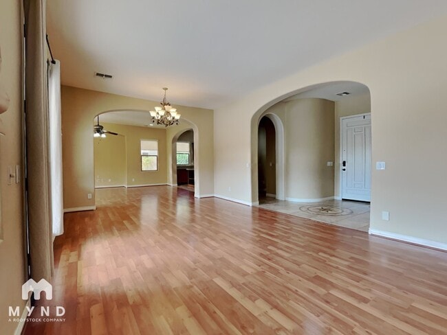 Building Photo - 2716 S Quinn Ave