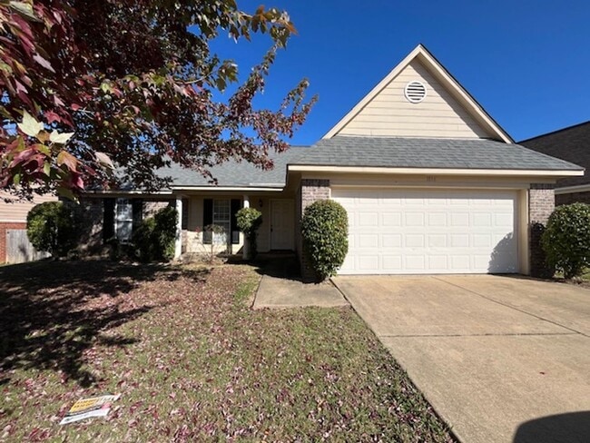 Renovated 3 Bedroom 2 Bath Home for Rent with 2 Car Garage! - Renovated 3 Bedroom 2 Bath Home for Rent with 2 Car Garage!