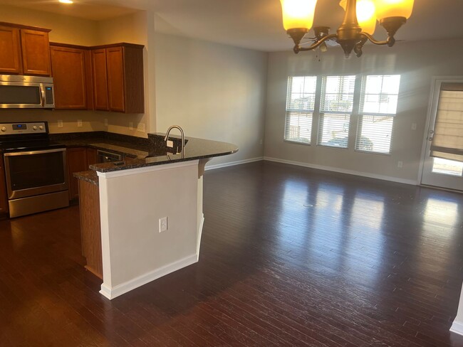 Foto del edificio - Townhome in the Townes at Brier Creek 3 Be...