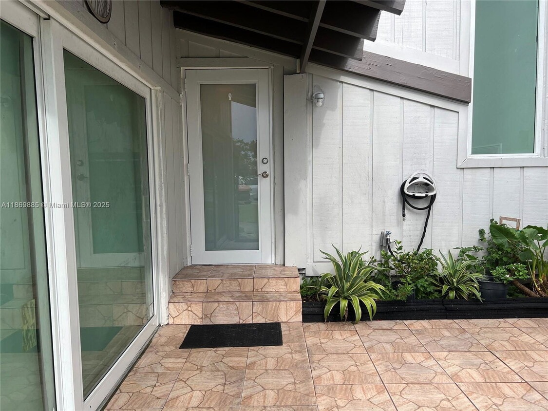 Primary Photo - 7133 SW 109th Ct