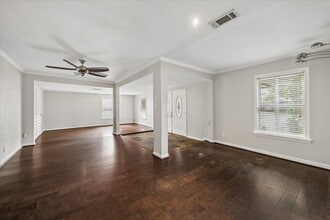 Building Photo - 6621 Westview Dr
