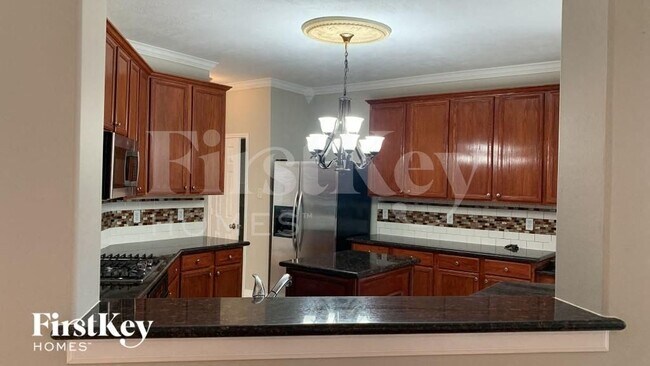 Building Photo - 902 Rock Springs Dr