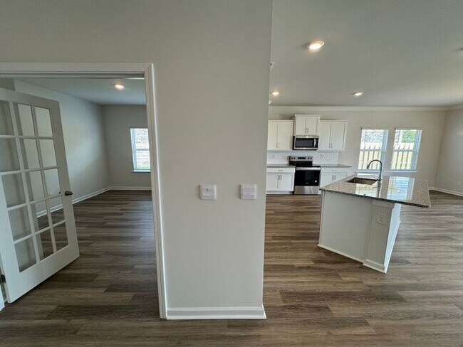 Foto del edificio - New Construction Home Pre-leasing NOW With...