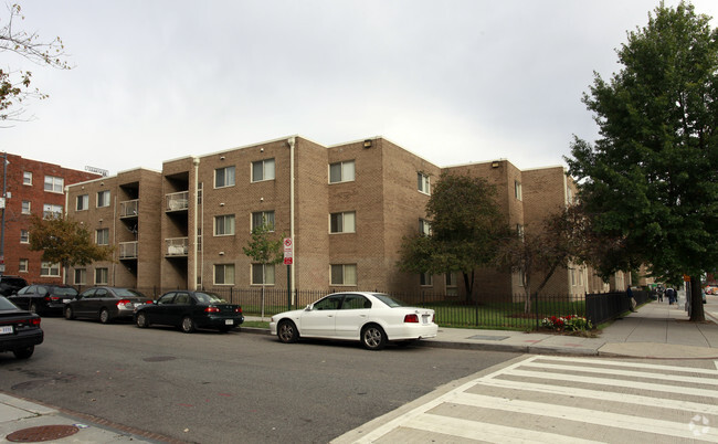 Foto del edificio - Columbia Heights Village